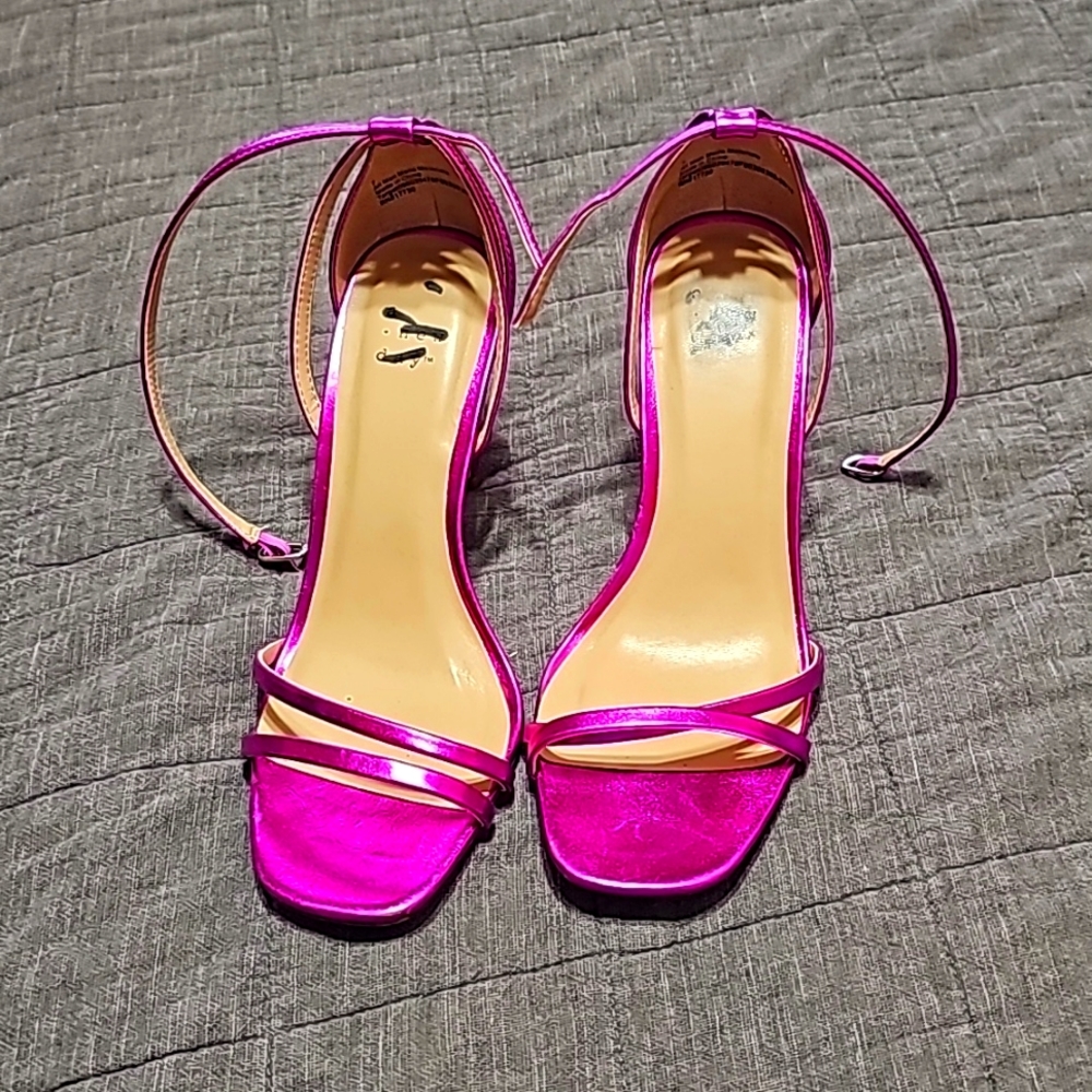 Magenta dress sandal